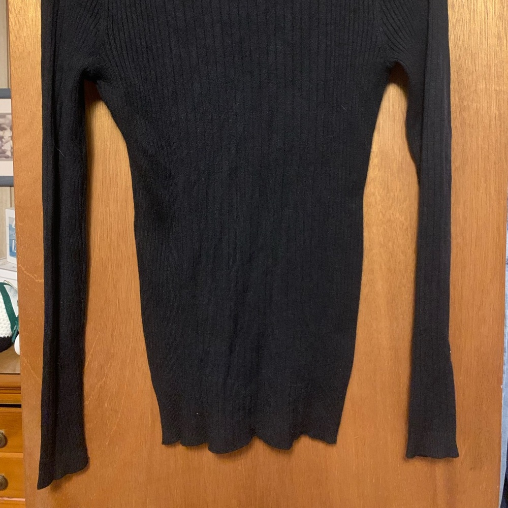 Fitted Black Sweater